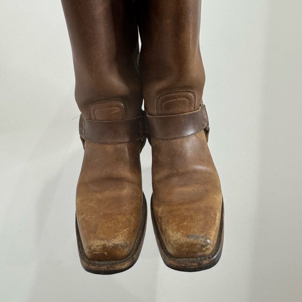 $499 Frye Harness 12R Tan Brown Cavalry Western Cowboy Harness Distressed Boot - Picture 13 of 15